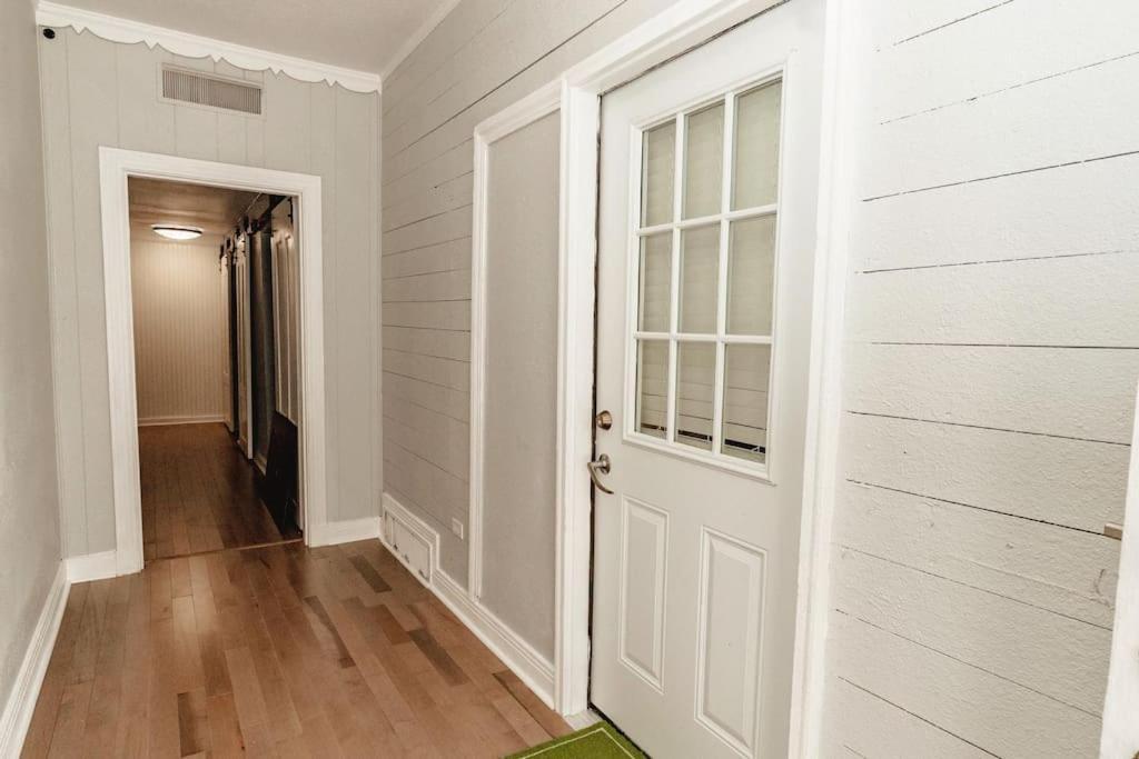 Comfortable King Suite Zen Space Hattiesburg Exterior photo