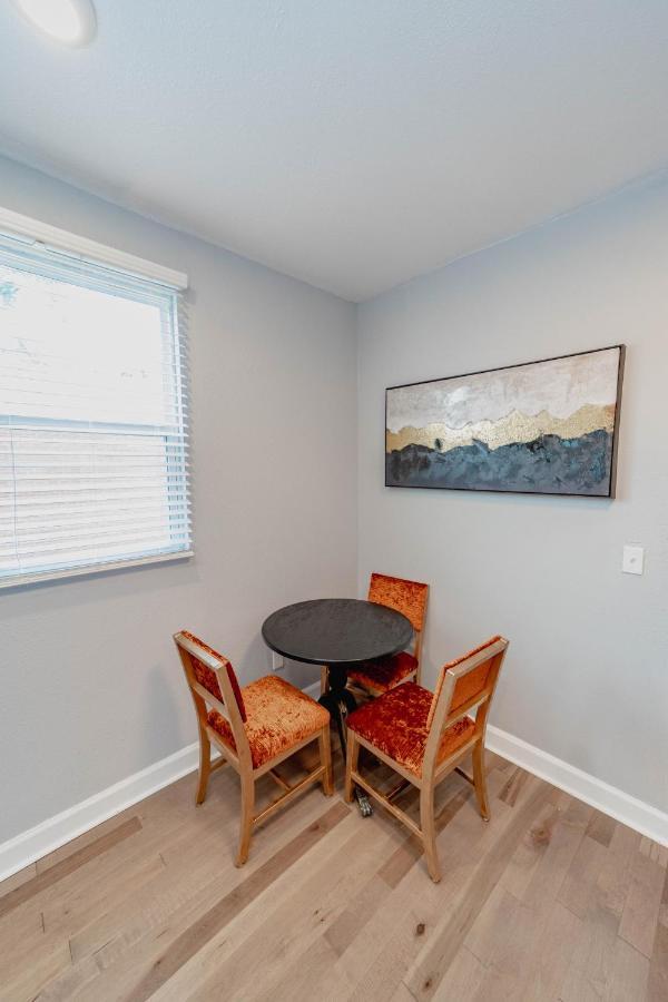 Comfortable King Suite Zen Space Hattiesburg Exterior photo