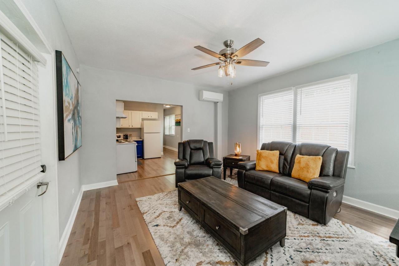Comfortable King Suite Zen Space Hattiesburg Exterior photo